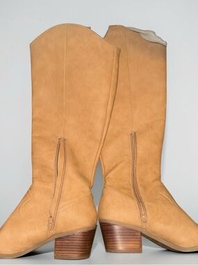 Dolce Vita Women's Knee High Boots in Tan with Stacked Heel